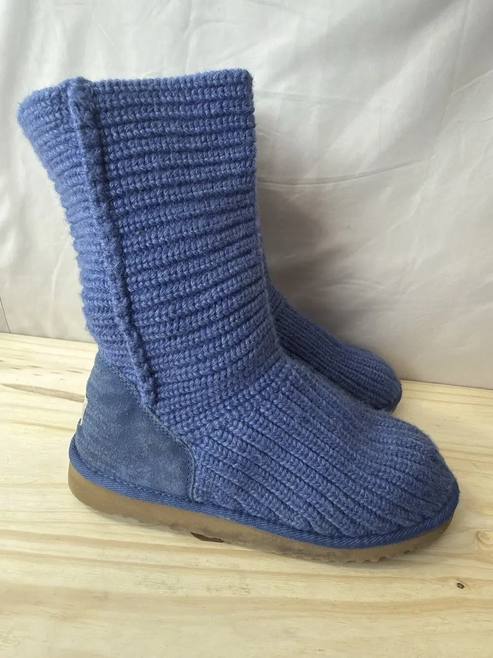 UGG Classic Cardy Mid Calf Knit Crochet Boots women’s Size 6 Sheepskin Footbed